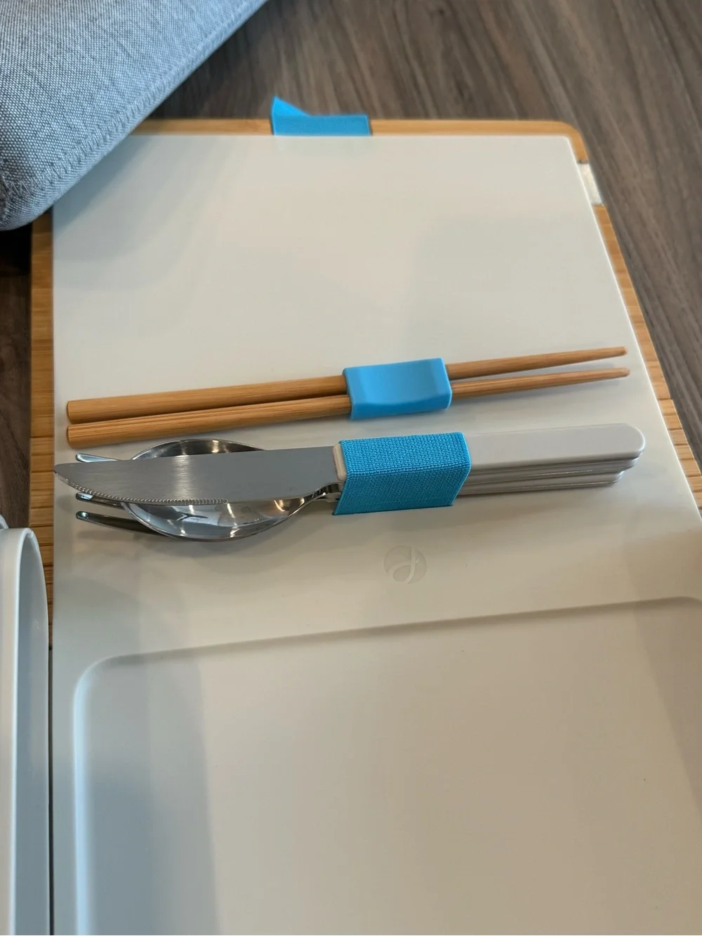 Prepd Pack Portable Cream Bento Lunchbox Set with Blue Accents